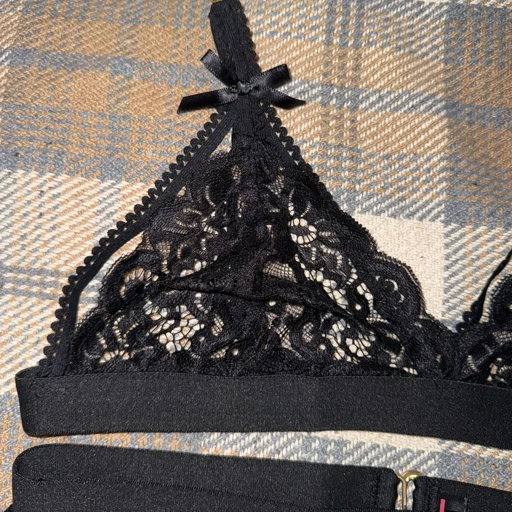 RSlove lingirie set with heart and lace detail